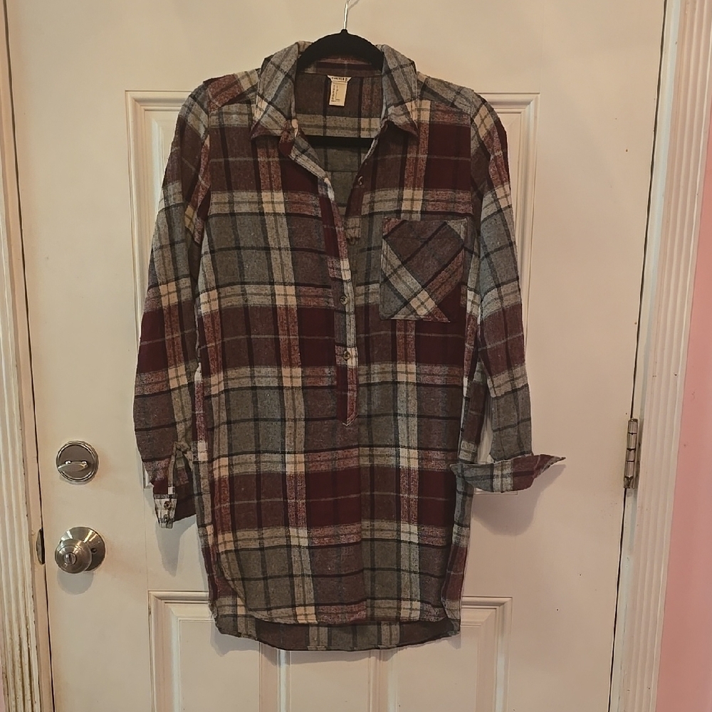Plaid Button-Up Shirt in Red and Gray